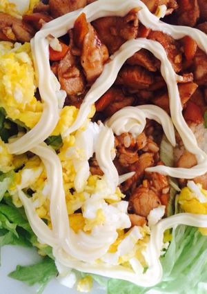 Una foto de Pollo-mayo-arroz (receta Coreana: 치킨마요덮밥 )