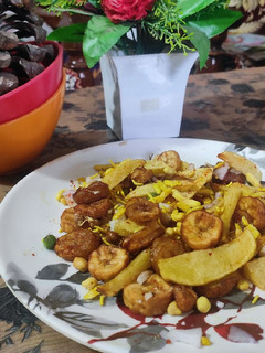 चटर पटर चटपटा चाट (chatar patar chatpata chaat recipe in Hindi) रेसिपी मुख्य फोटो
