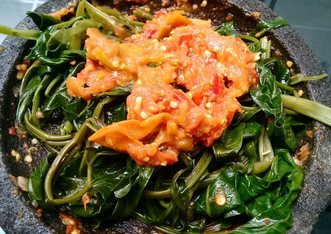 Resep Plecing Kangkung Lombok Pedas Oleh Amailayumna Cookpad