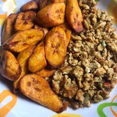 A picture of Fried plantain with scrambled eggs.