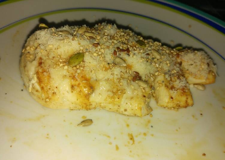 Pechuga de pollo con Grana Padano y semillas