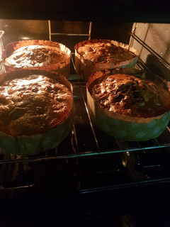 Una foto de Pan de Pascua gran cantidad