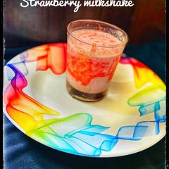 A picture of Strawberry 🍓milk shake.