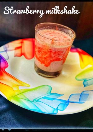 A picture of Strawberry 🍓milk shake.