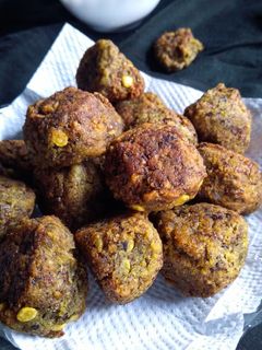 মোচার পকোড়া (Mochar pakoda recipe in bengali) রেসিপির প্রধান ছবি