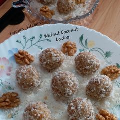 A picture of Walnut Coconut Ladoo.