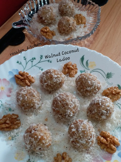 A picture of Walnut Coconut Ladoo.