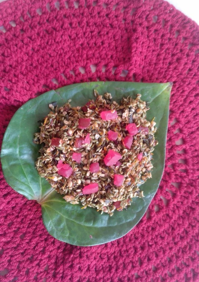 મીઠો પાન મુખવાસ (Sweet Paan Mukhwas Recipe In Gujarati) રેસીપી મુખ્ય ફોટો