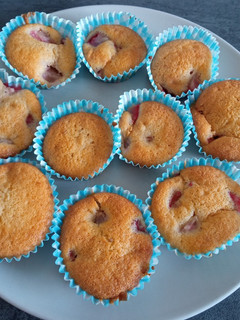Una foto de Muffins de fresa con Mambo Cecotec
