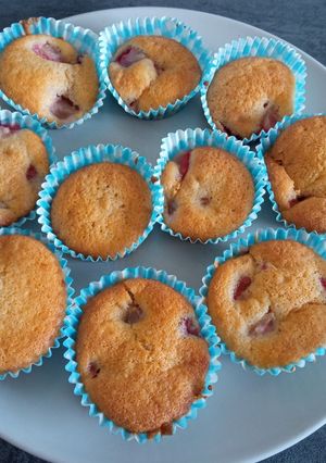 Una foto de Muffins de fresa con Mambo Cecotec