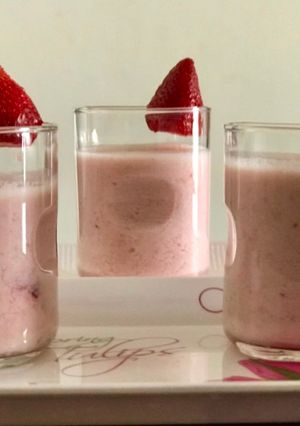 A picture of Fresh Strawberry Milk Shake.