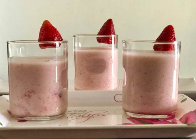 Fresh Strawberry Milk Shake