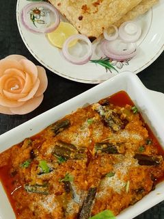 भेंडी मसाला (bhendi masala recipe in marathi) रेसिपी चे मुख्य फोटो