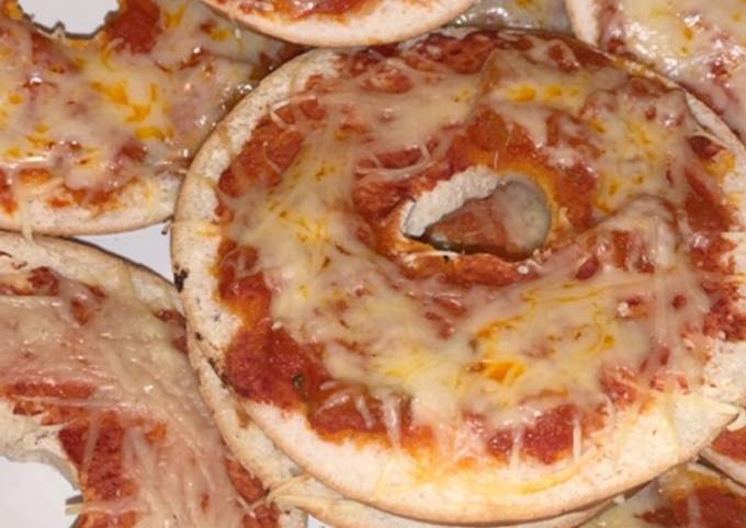 Recipe of Homemade Bagel pizza