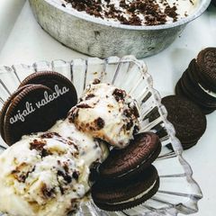 A picture of Cookies ice cream.