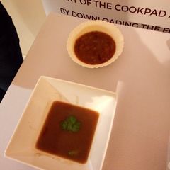 A picture of French onion soup.