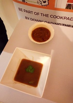 A picture of French onion soup.