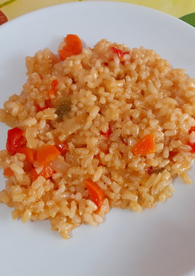 Una foto de Arroz integral con verduras