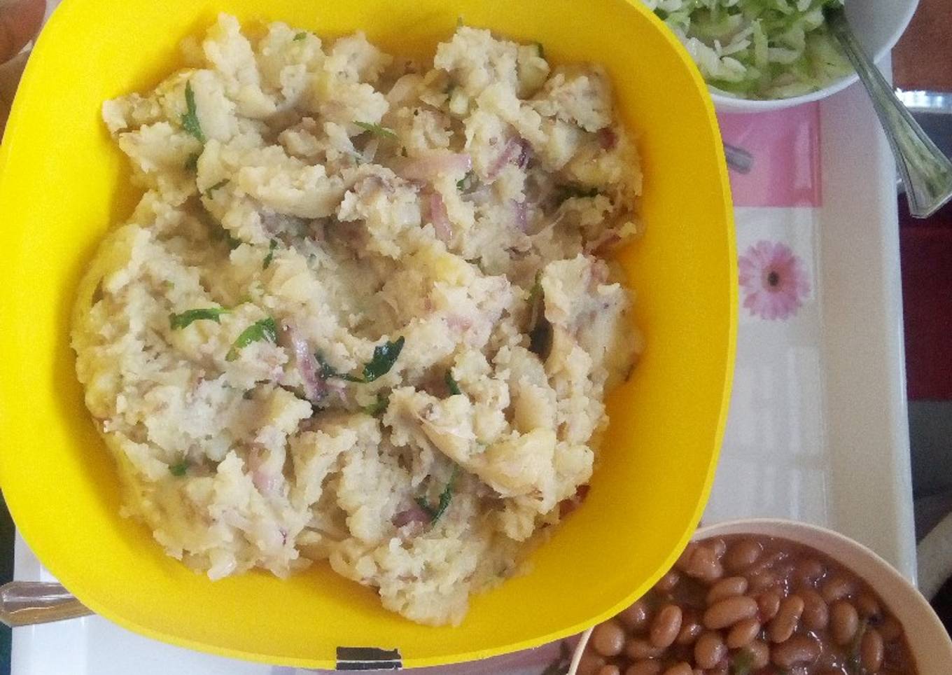 Mashed potatoes, beans & steamed cabbage dinner