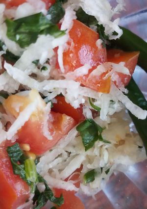 मूली लच्छा सलाद (muli lachha salad recipe in hindi) रेसिपी मुख्य फोटो