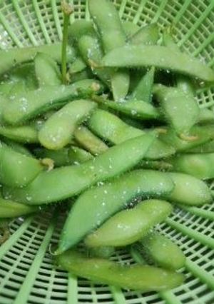A picture of Salted Edamame (With Boiling Tips).