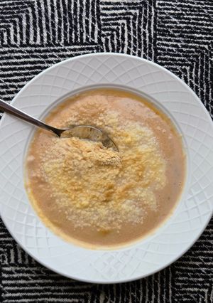 Una foto de Sopa de proteína de arvejas 🥣 Sopita anti frío preparada en Islandia con ing. de Argentina 🇦🇷 🇮🇸
