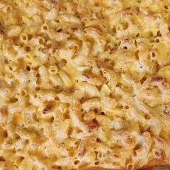 A picture of Mac N Cheese.