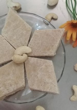 A picture of Kaju katli.