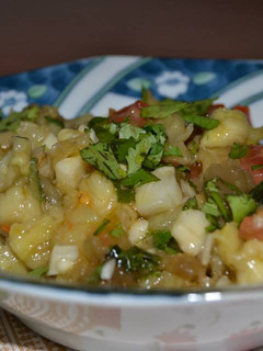 Una foto de Ensalada de berenjena asada
