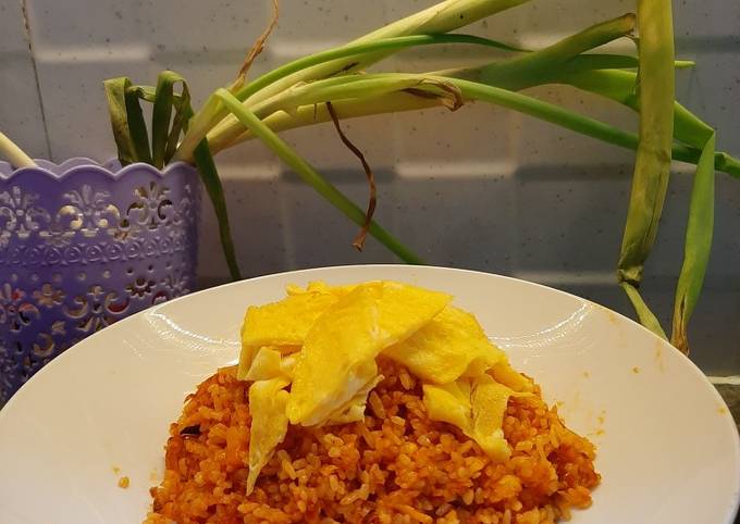 Nasi goreng merah