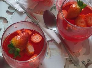 صورة لوصفة كاسات جلو بالفريز 🍓🍓