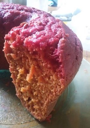 Una foto de Torta de remolacha y naranja