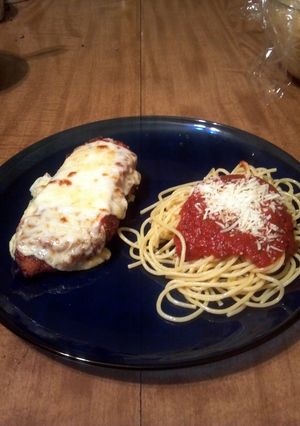 A picture of Chicken Parmigiana (Parmesan).