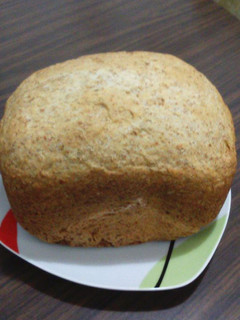 Una foto de Pan de cerveza, harina blanca e integral hecho en máquina