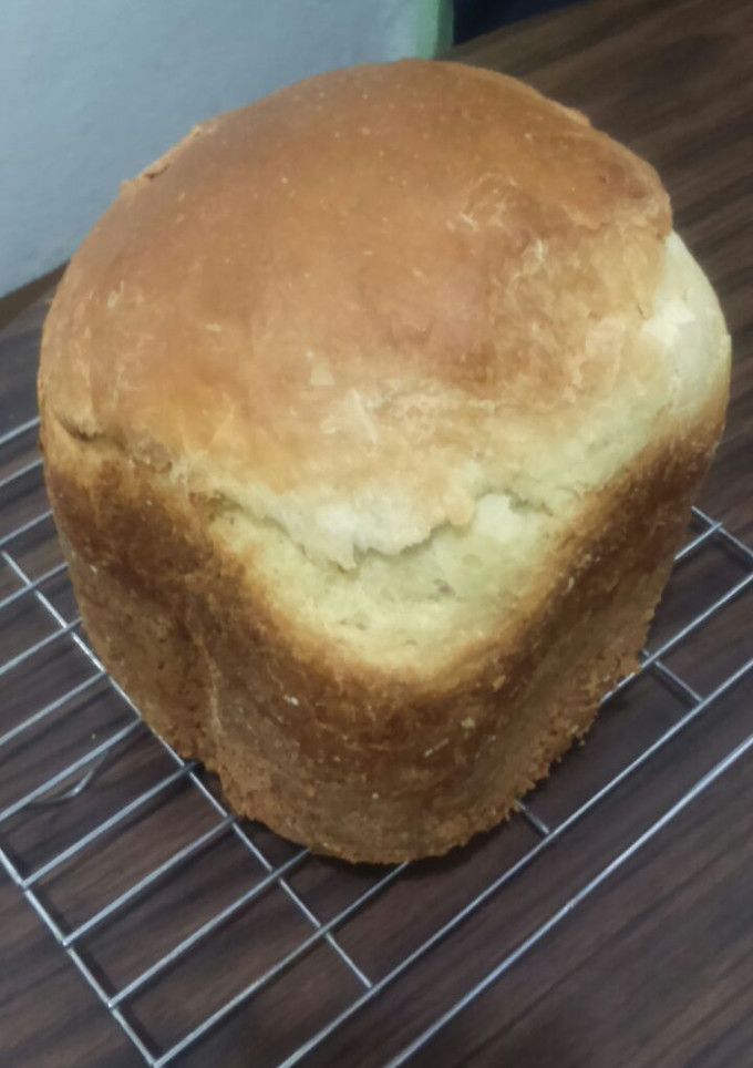 Una foto de Pan de leche y huevo (hecho en máquina panificadora). Pan de yema