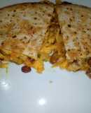 Tortilla rellena con vegetales y granos