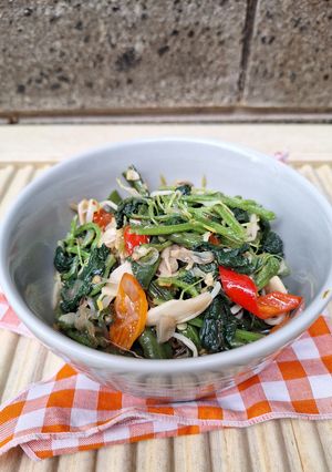Foto resep Tumis Pucuk Daun Labu Campur