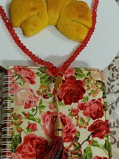 عکسی از دستور 🍫🥨🎀نان پاپیونی در کنار شکلات صبحانه🎀🥨🍫
