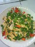 Oseng putut (kembang bawang) tempe