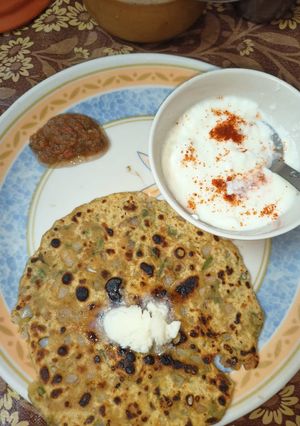 A picture of Missi roti.
