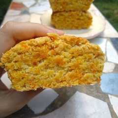 Una foto de Cuadraditos de zanahoria tipo carrot cake veganos