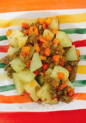 A picture of Potato and minced meat.