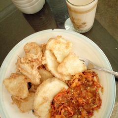A picture of Fried yam and egg with source, with kunun zaki. #kanostate.