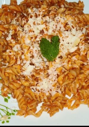 A picture of Pasta in red sauce.
