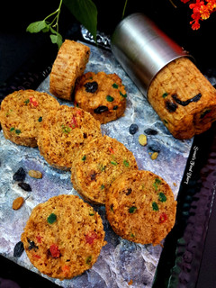 A picture of Healthy, Eggless Banana Cake in glass, without oven.