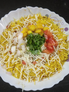 કોર્ન ભેળ (Corn Bhel Recipe In Gujarati) રેસીપી મુખ્ય ફોટો