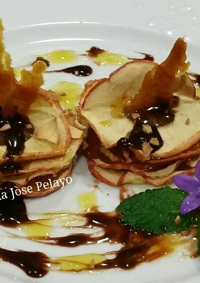 Una foto de Milhojas de manzana con crema de naranja