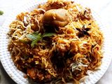 चिकन दम बिर्याणी (Chicken dum biryani recipe in marathi)
