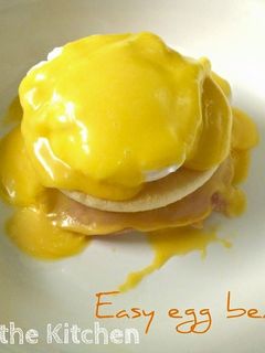รูปของ Bread burger egg benedict