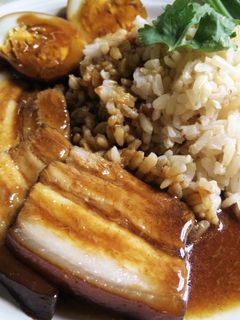 รูปของ ข้าวหน้าหมูพะโล้